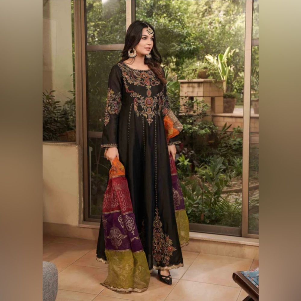 Beautiful indian/pakistani dress - Picture 2 of 5